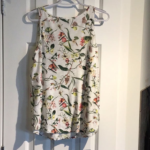 2 tank tops for the price. - Picture 5 of 5